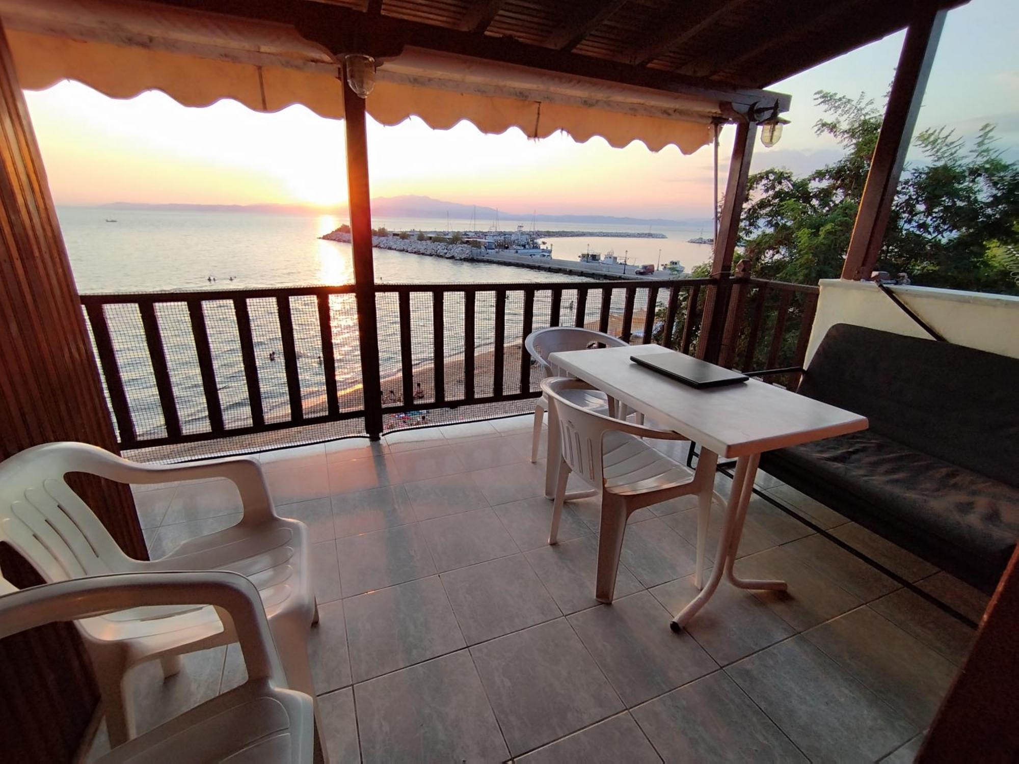 Beachfront Apartment Thassos Skala Kallirakhis Bagian luar foto