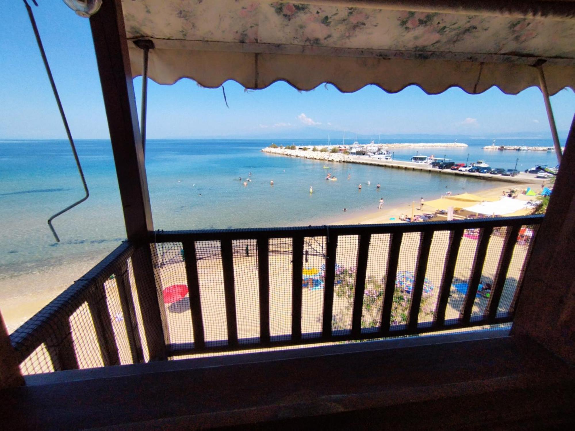 Beachfront Apartment Thassos Skala Kallirakhis Bagian luar foto
