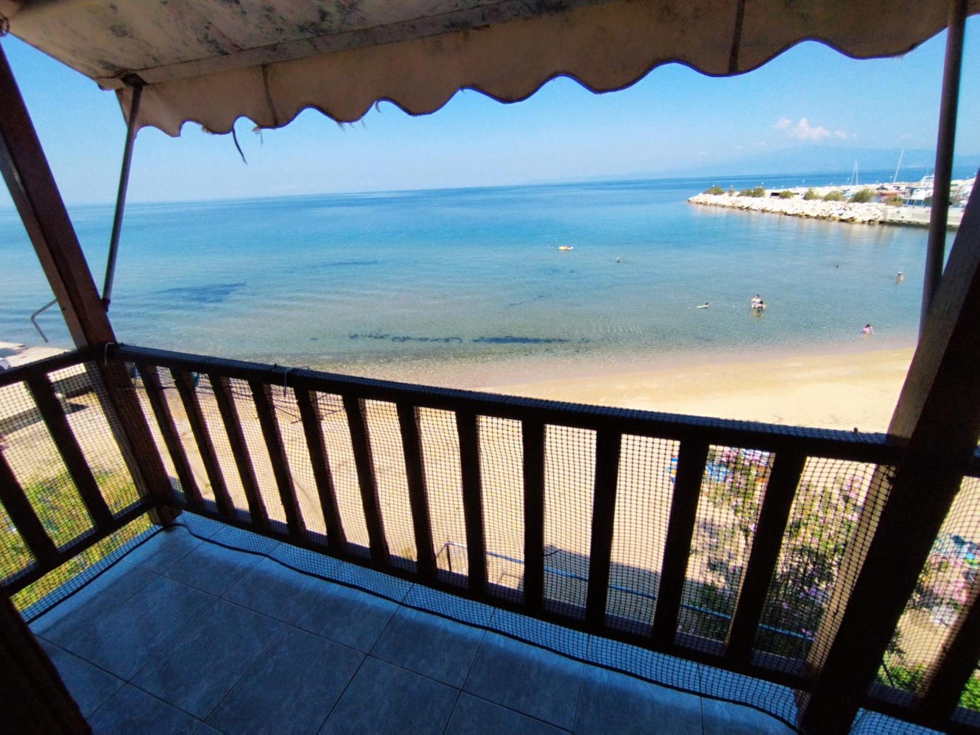 Beachfront Apartment Thassos Skala Kallirakhis Bagian luar foto