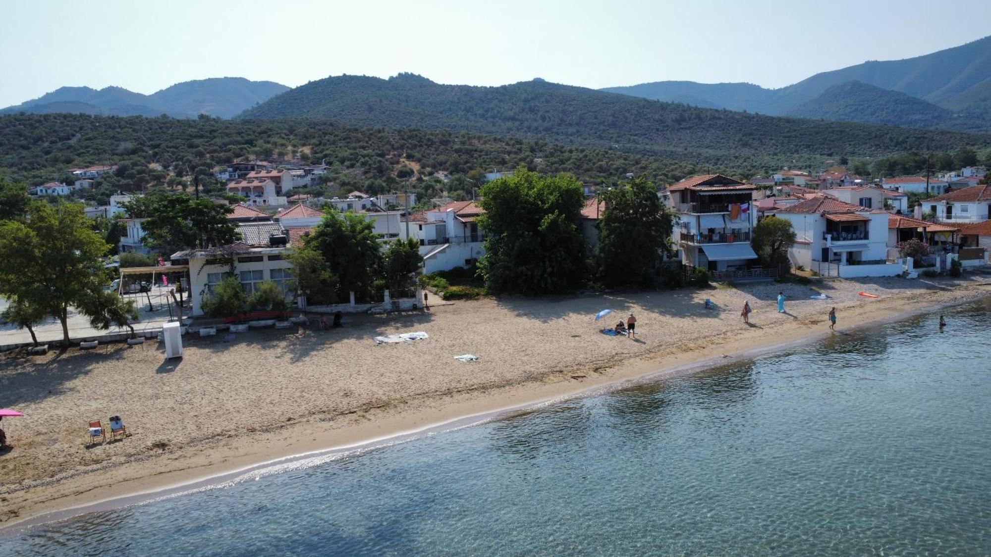 Beachfront Apartment Thassos Skala Kallirakhis Bagian luar foto