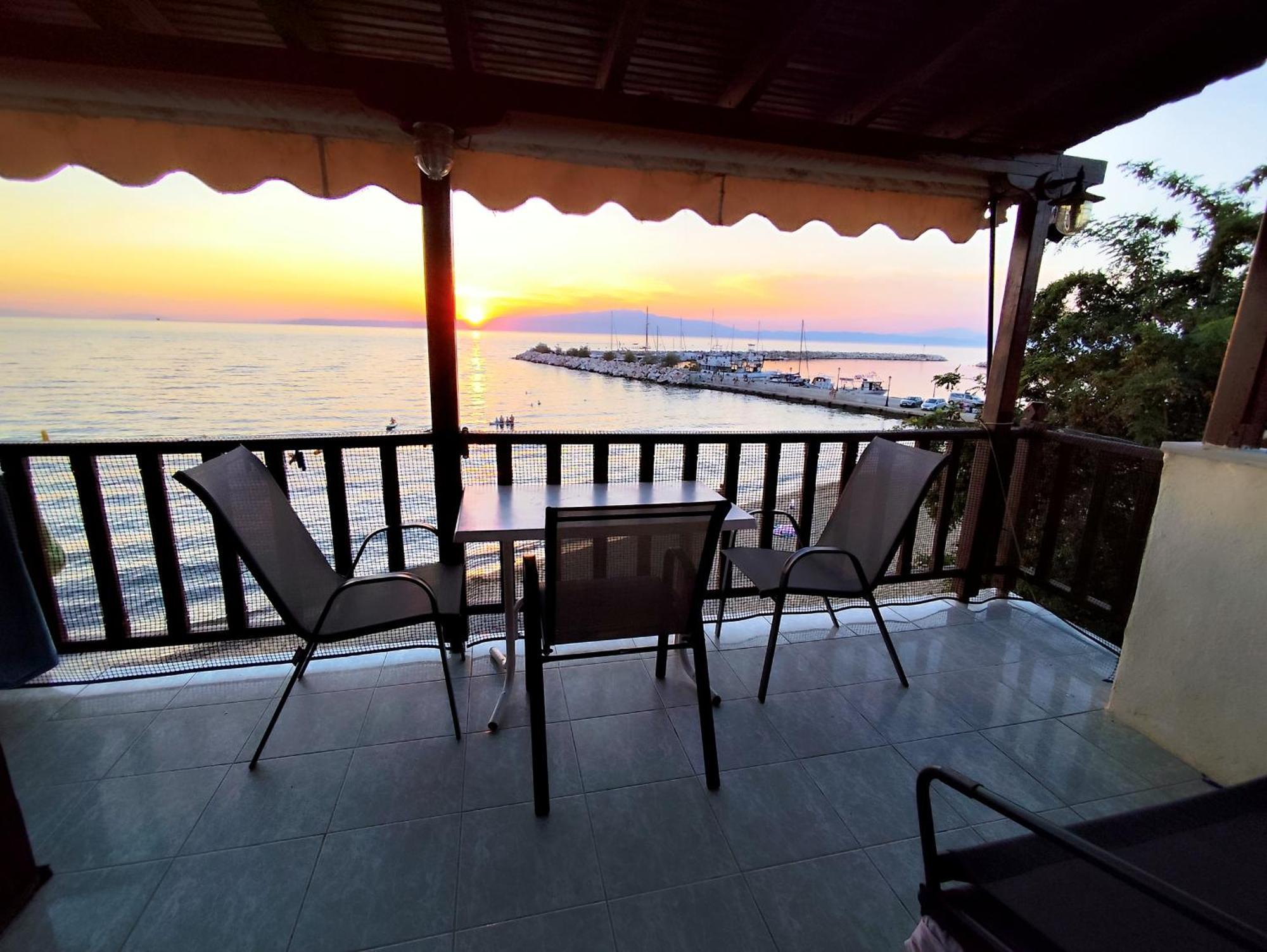 Beachfront Apartment Thassos Skala Kallirakhis Bagian luar foto