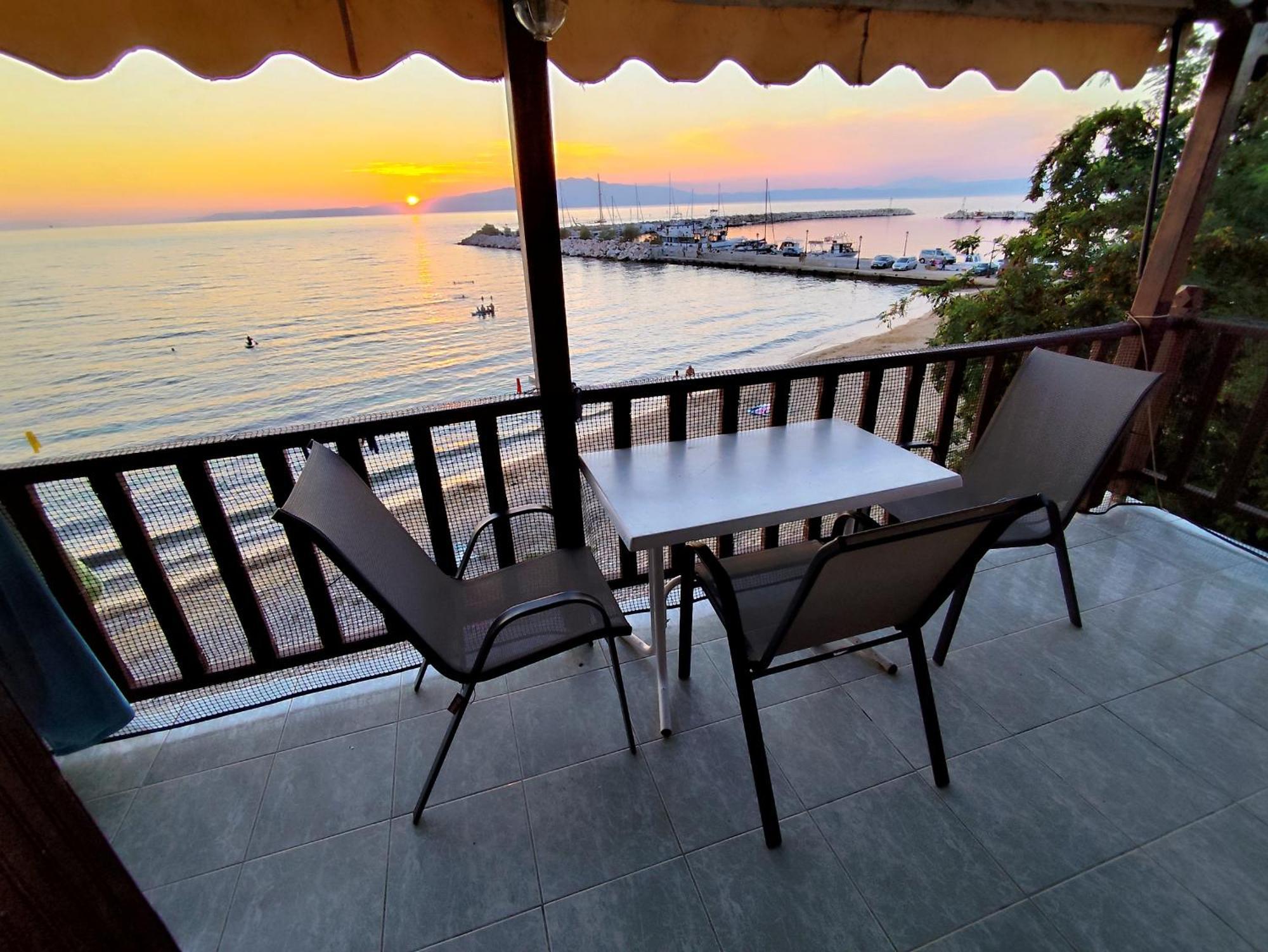 Beachfront Apartment Thassos Skala Kallirakhis Bagian luar foto