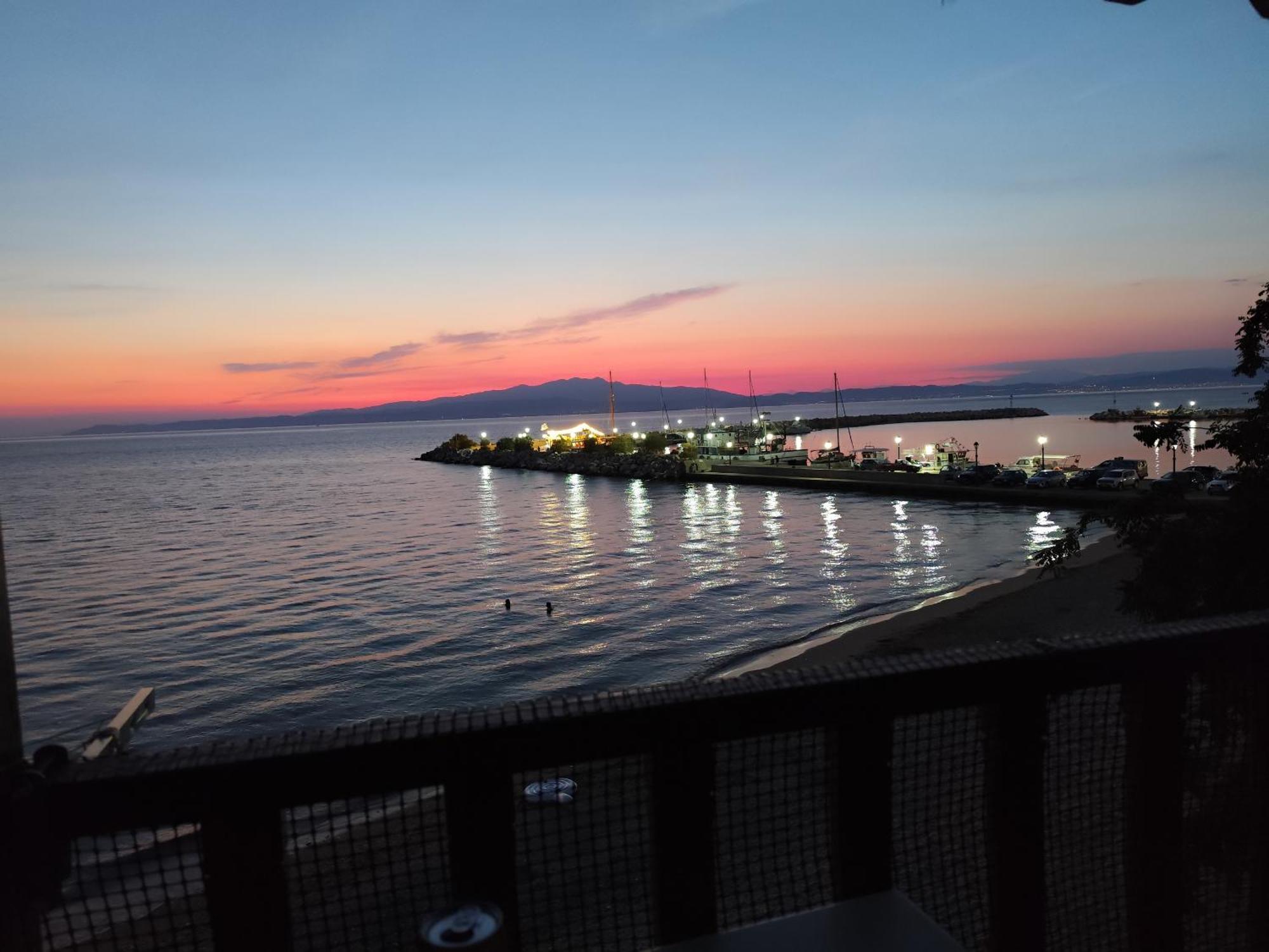 Beachfront Apartment Thassos Skala Kallirakhis Bagian luar foto
