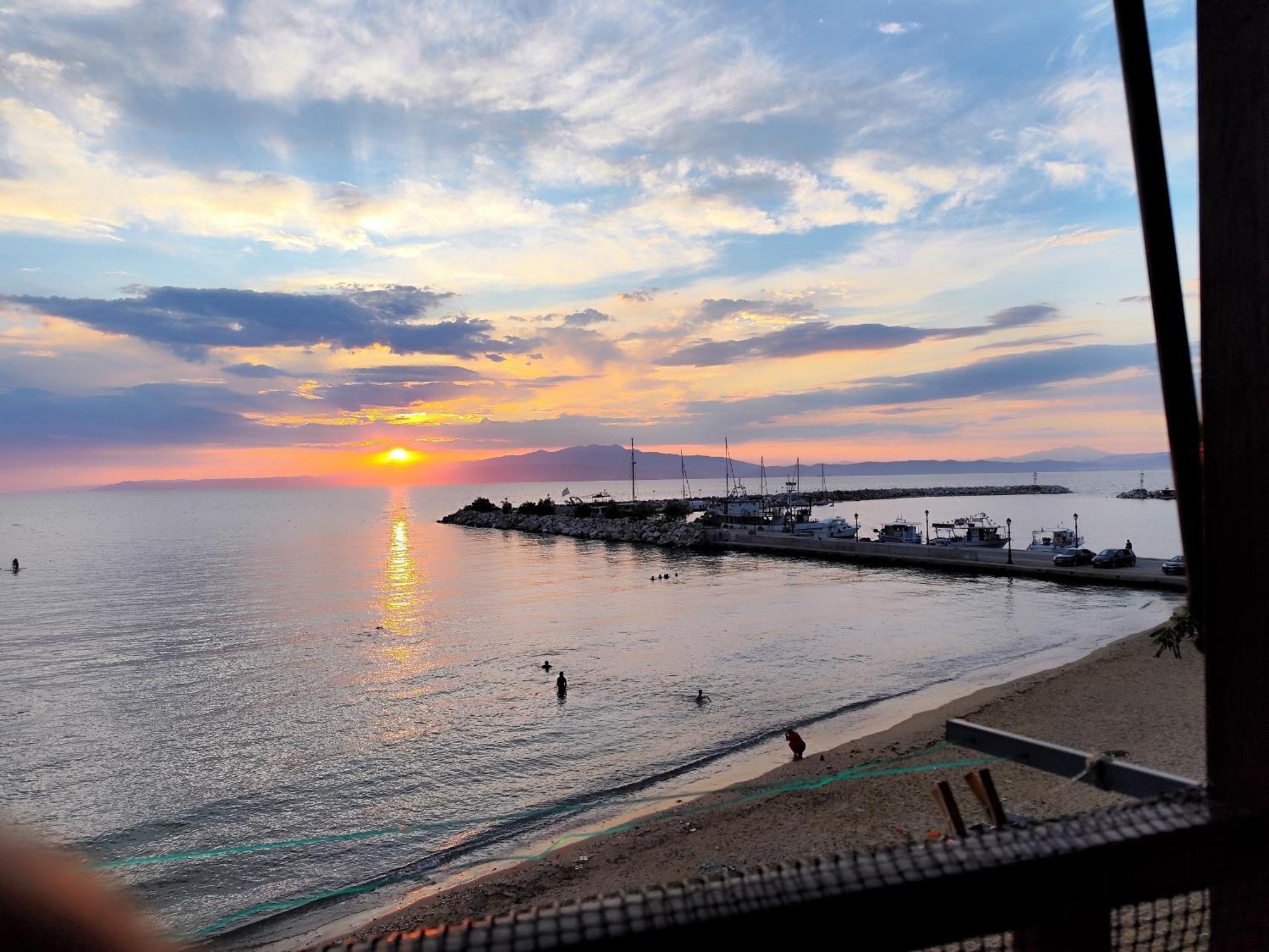Beachfront Apartment Thassos Skala Kallirakhis Bagian luar foto